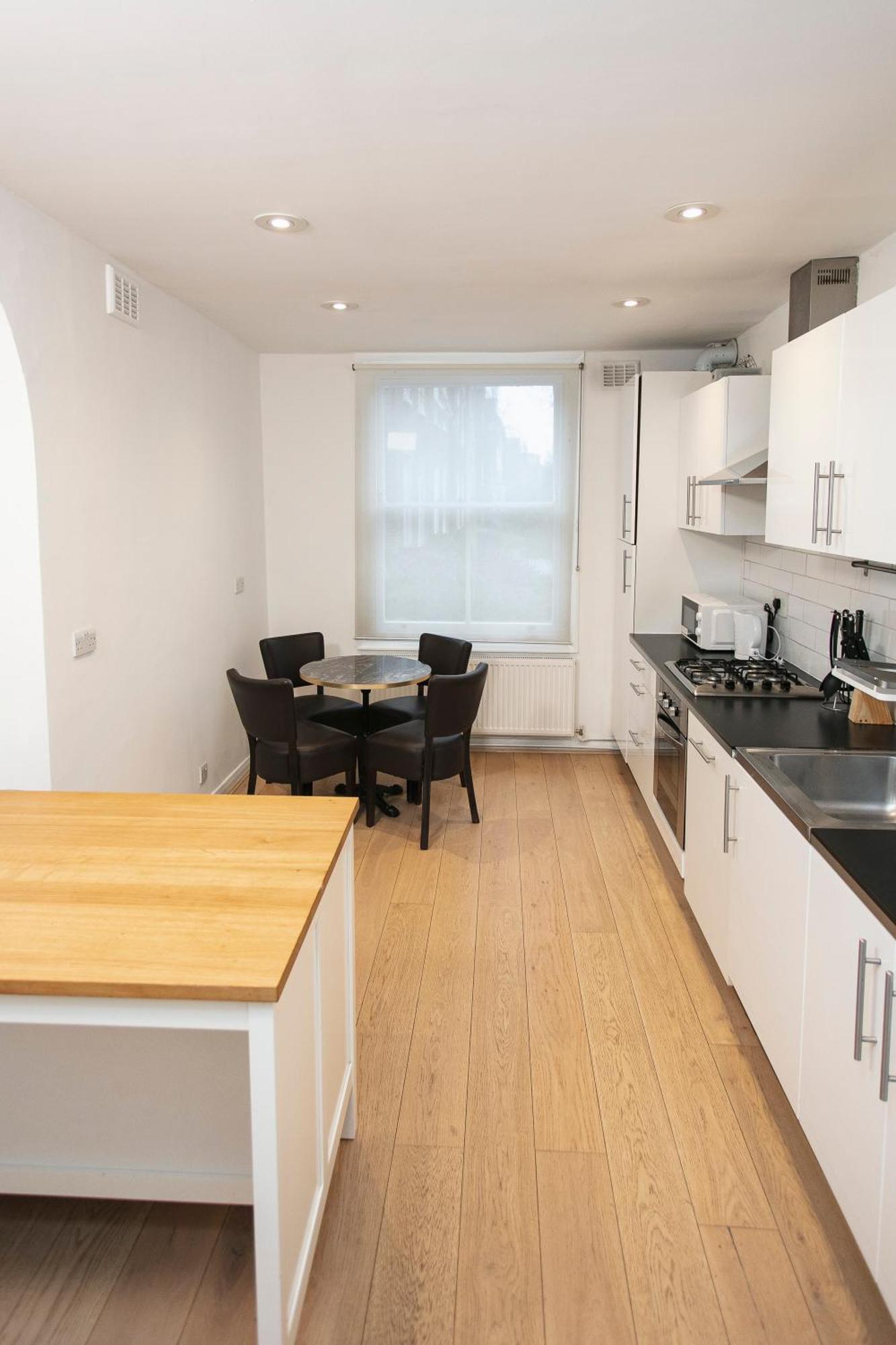 Stylish 2 Bedroom Flat In Notting Hill *